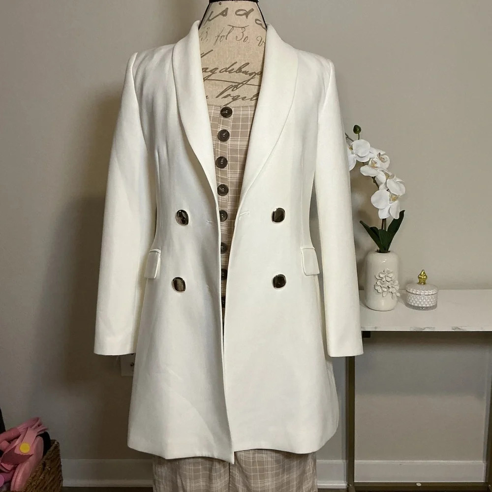 Zara Elegant White Double-Breasted Women's Coat - Picture 1 of 8